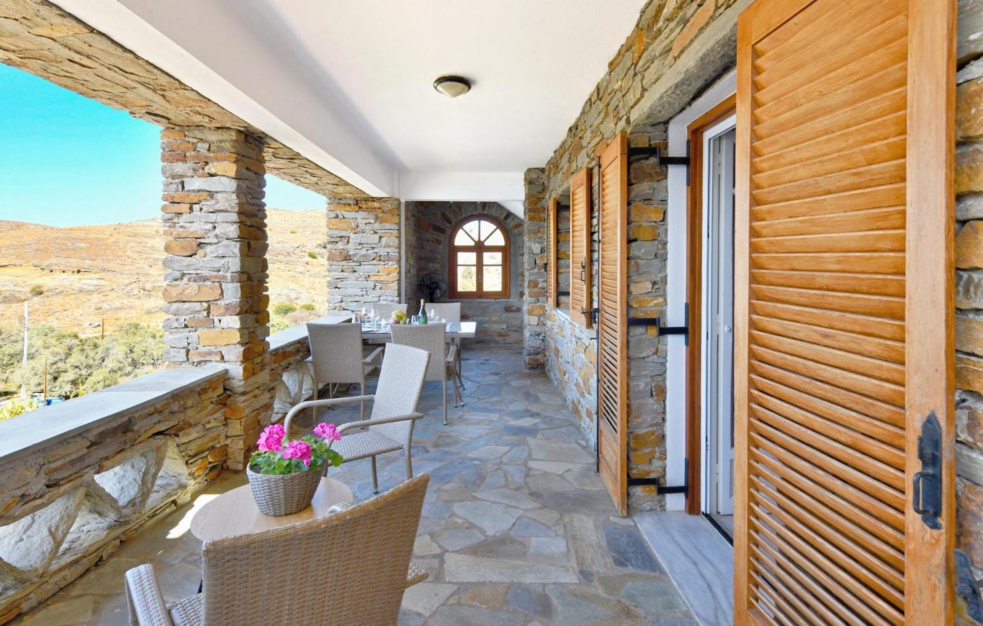 Amazing 2 Bedroom Apartment Overlooking The Marina Of Vourkárion Dış mekan fotoğraf